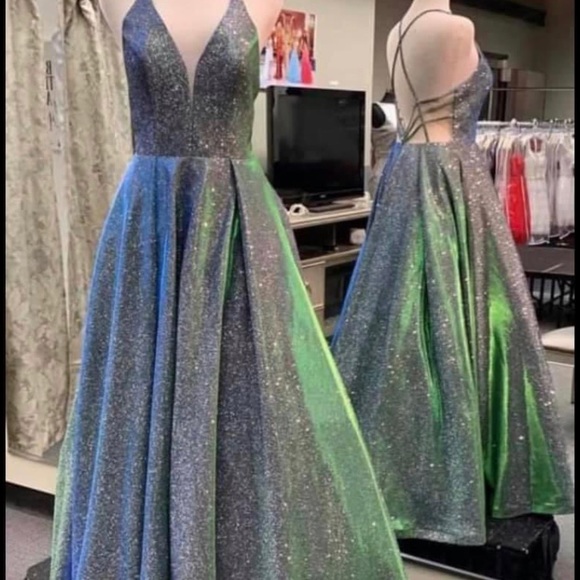 Prom Dress - Picture 4 of 5